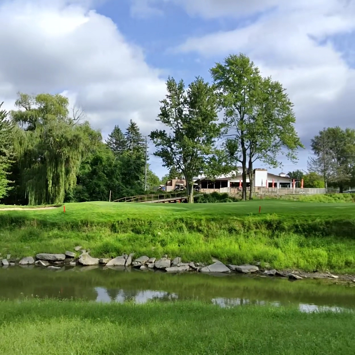 Bee Tee Golf Course in Macomb