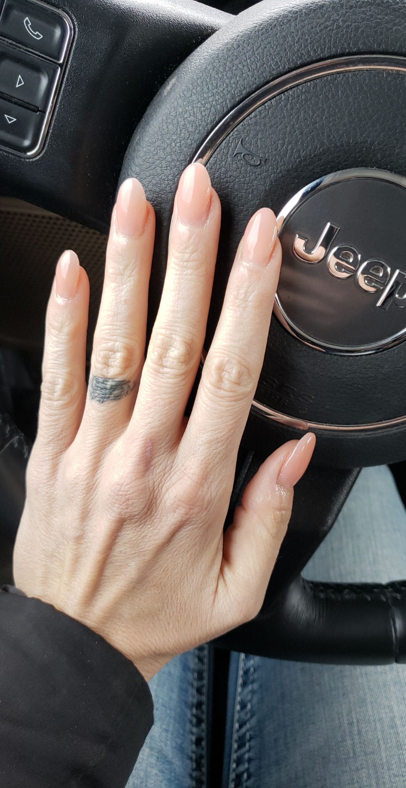 Look Sharp in Macomb Township: Cuts, Color and Nails