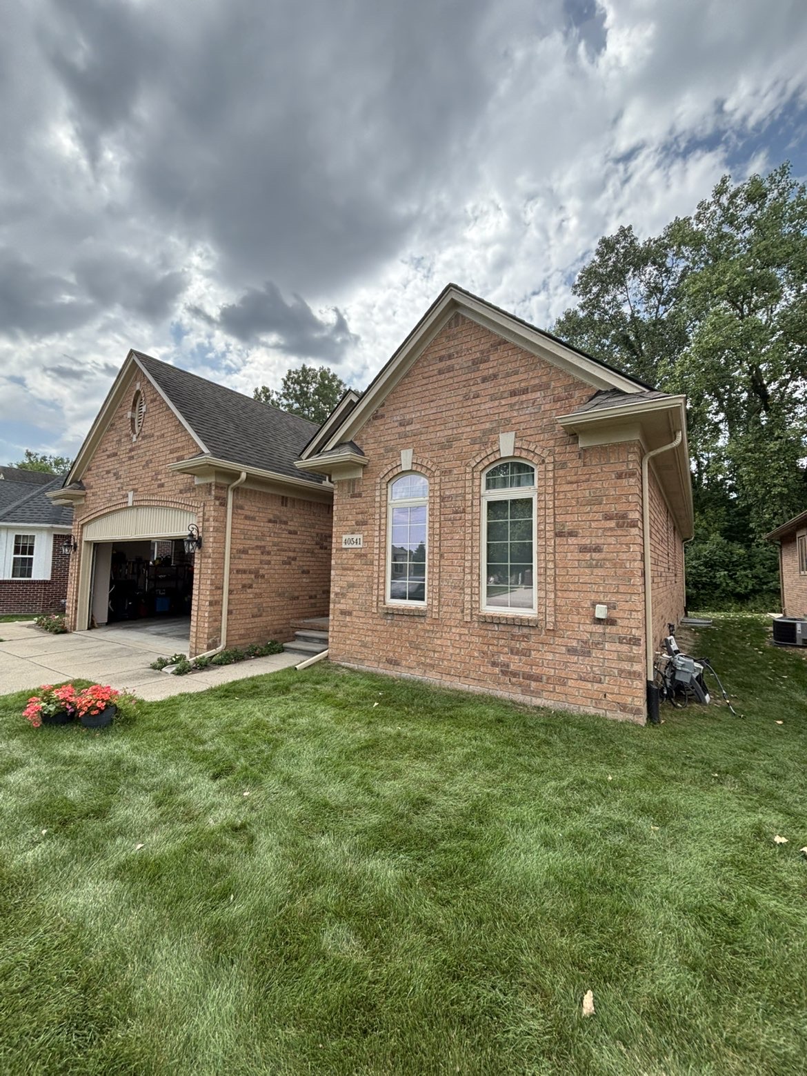 J&A Exterior Seamless Gutters in Macomb